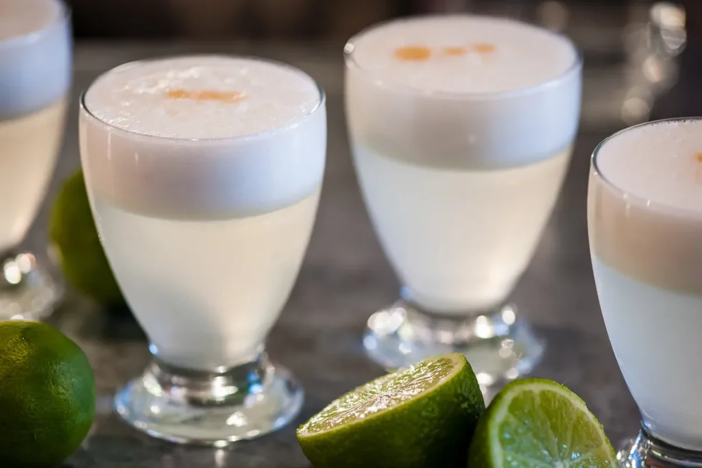 Pisco Sour (Peruvian Drinks)