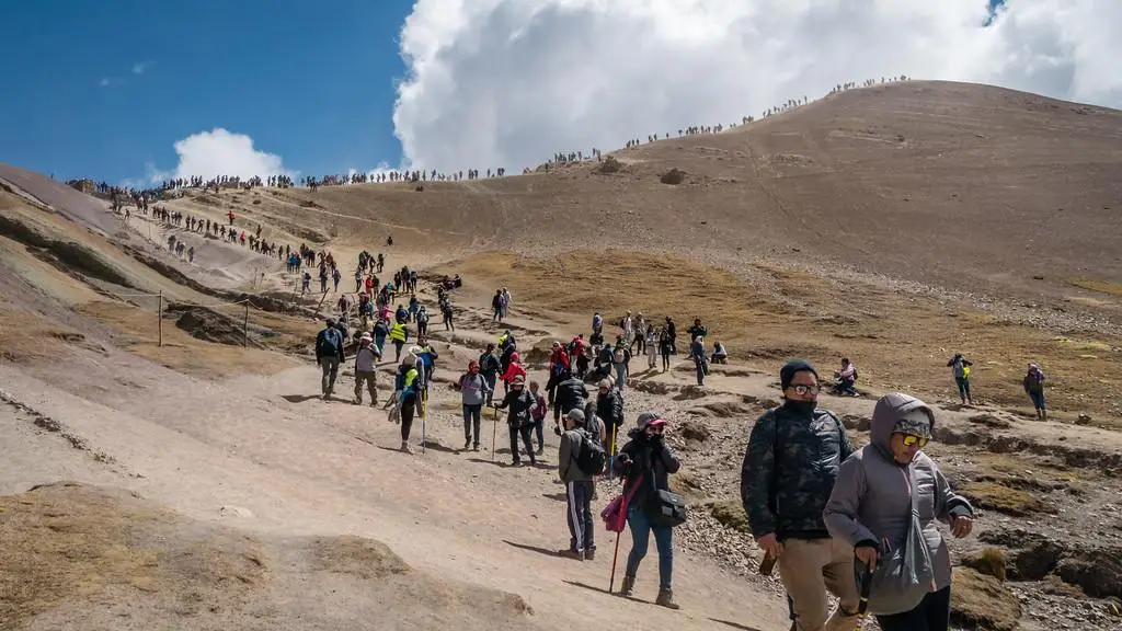 Rainbow Mountain Crowds