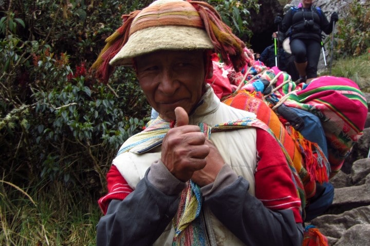 inca trail porter giving thumbs up