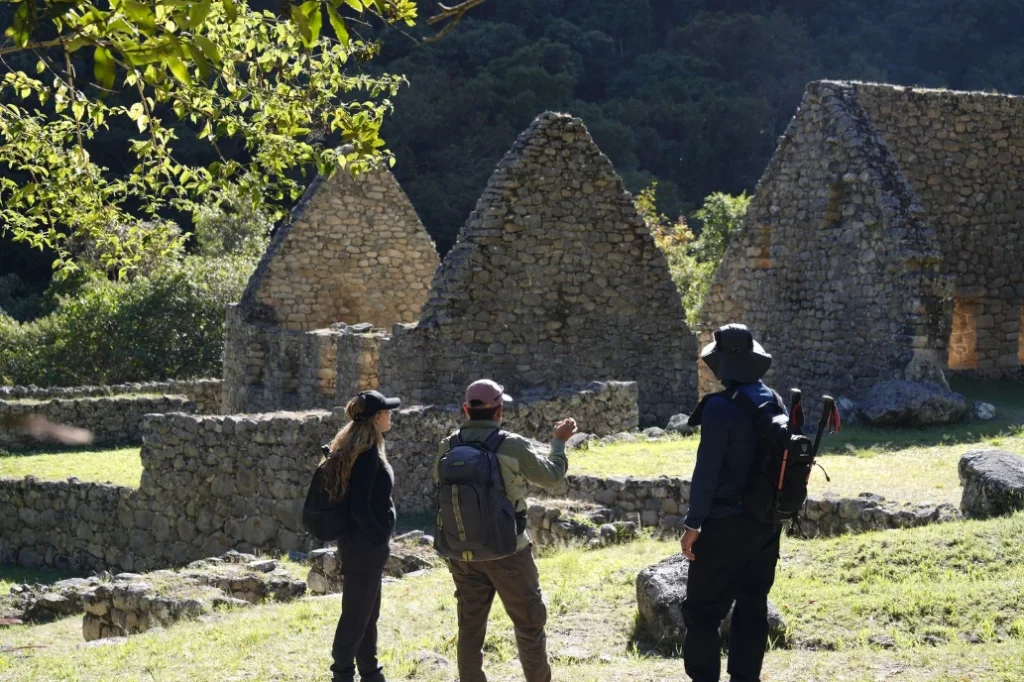 KM 104 Ruins