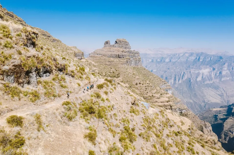 (Waqrapukara trek) Horned fortress
